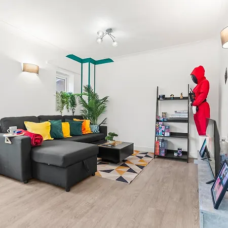 Modern 2Br Apartment Near Canary Wharf Ideal For Business Travelers